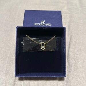 Swarovski oval necklace in rose gold